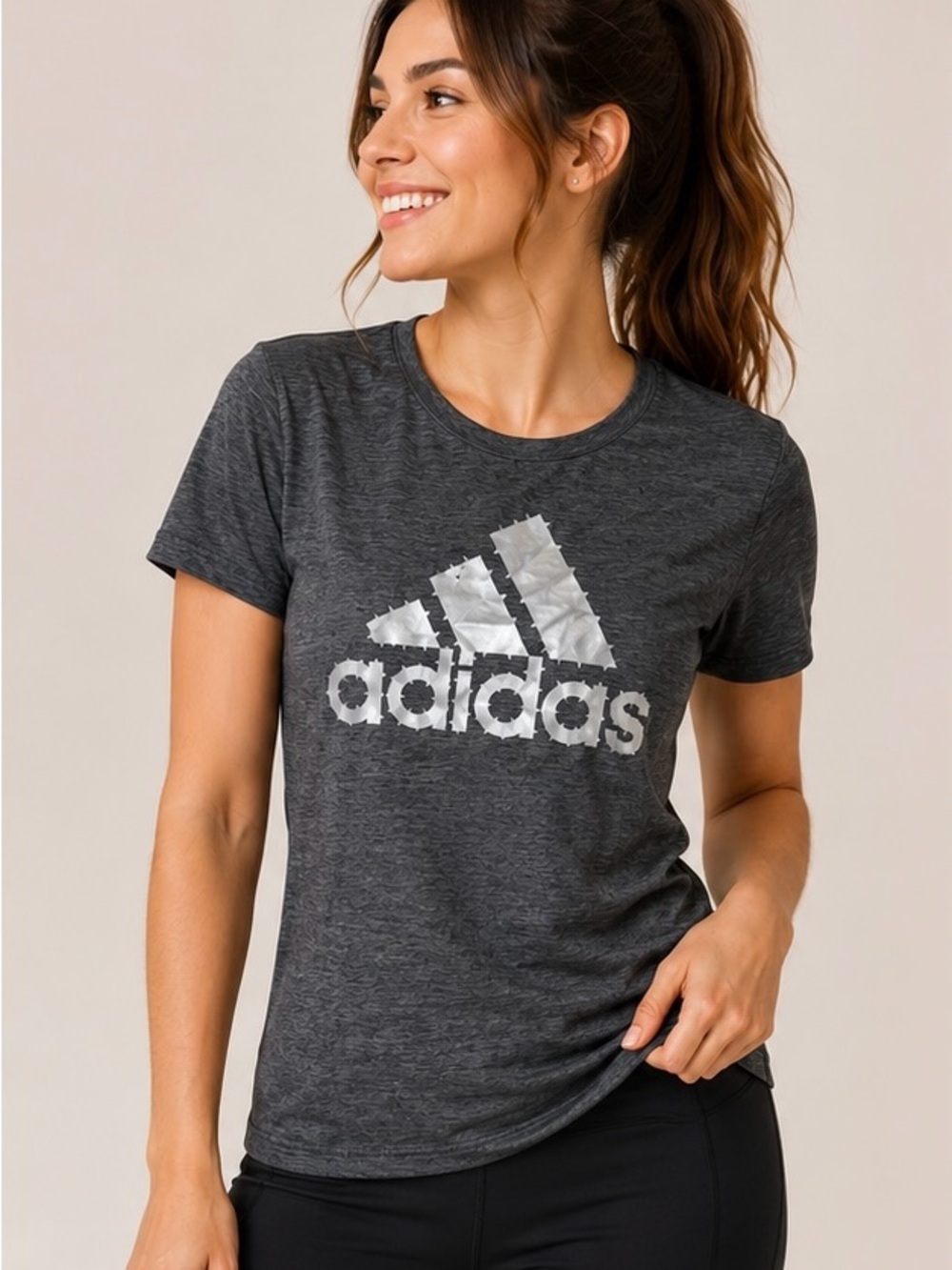 adidas Women’s Gray Heather Reflective Logo Athletic T Shirt Size Large